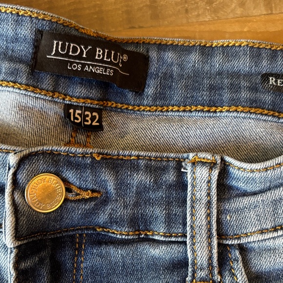 Judy Blue Relaxed Fit - Picture 2 of 12